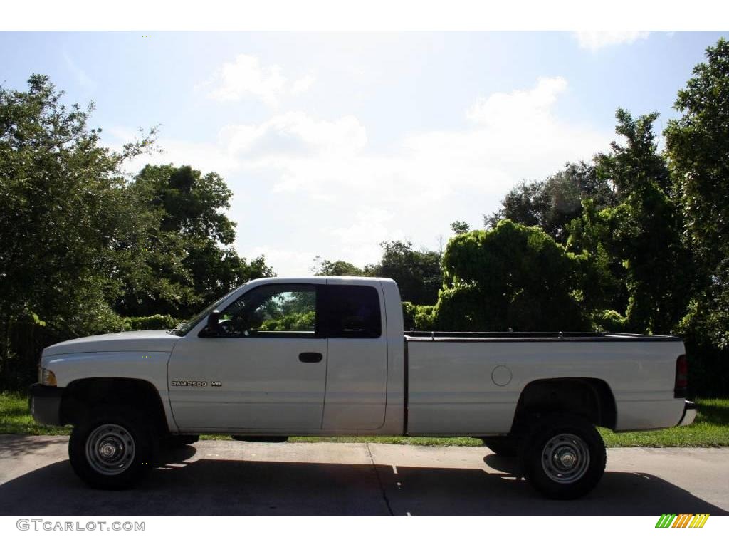 2001 Ram 2500 ST Quad Cab 4x4 - Bright White / Agate photo #5