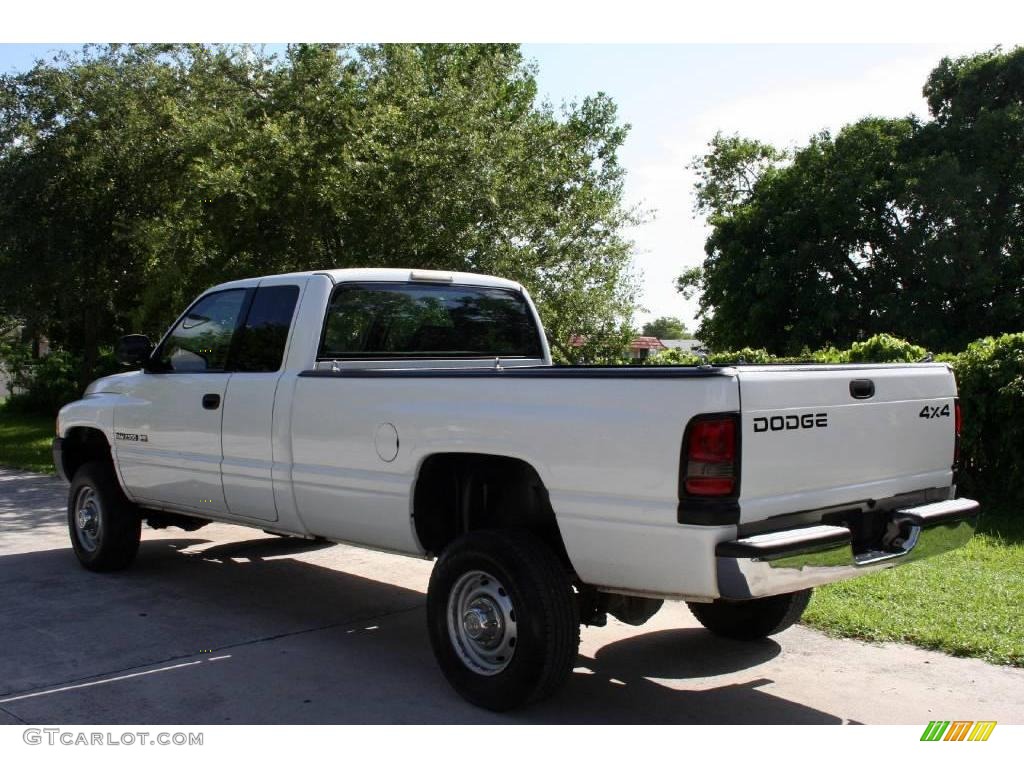 2001 Ram 2500 ST Quad Cab 4x4 - Bright White / Agate photo #7