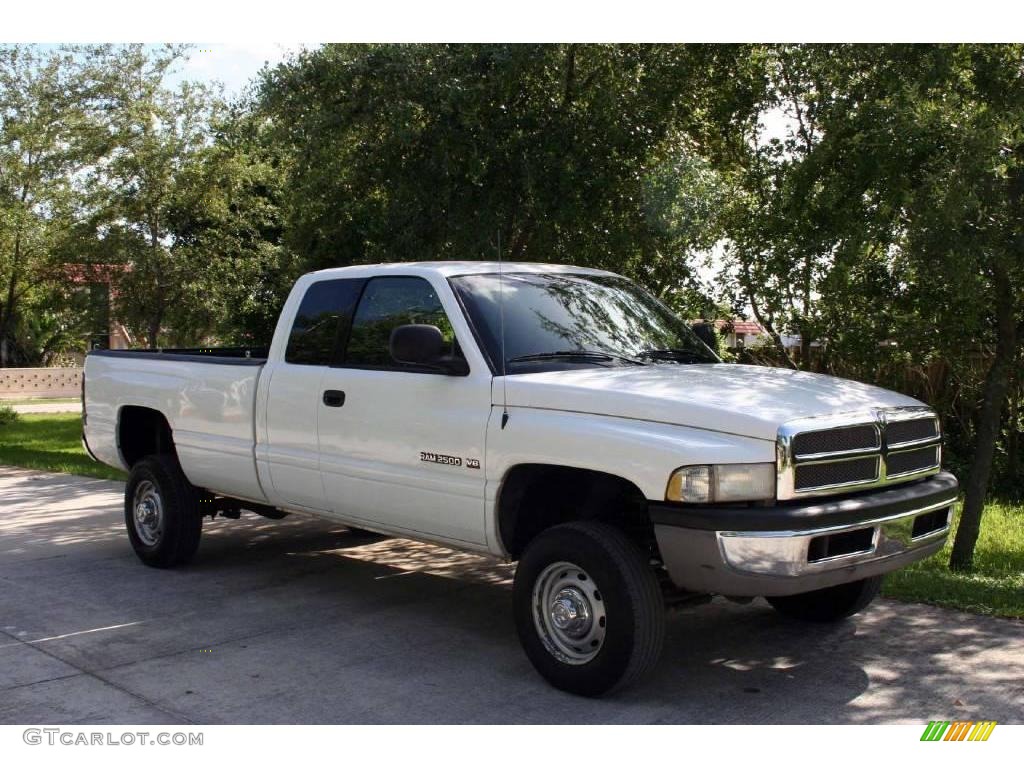 2001 Ram 2500 ST Quad Cab 4x4 - Bright White / Agate photo #19