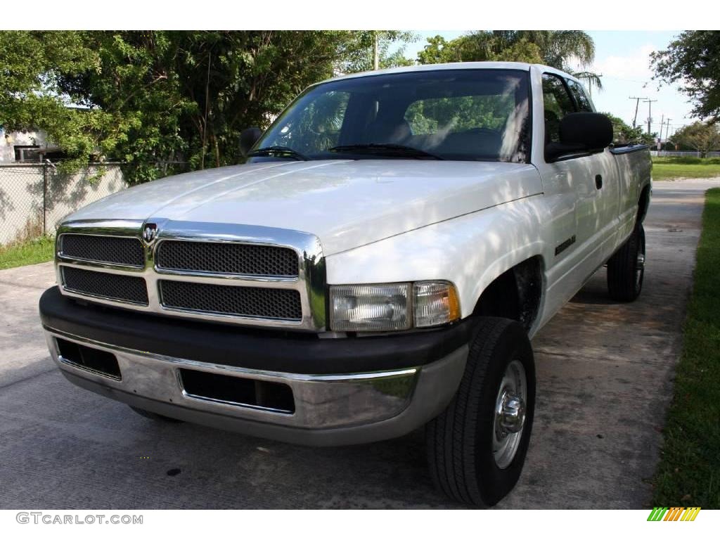 2001 Ram 2500 ST Quad Cab 4x4 - Bright White / Agate photo #26