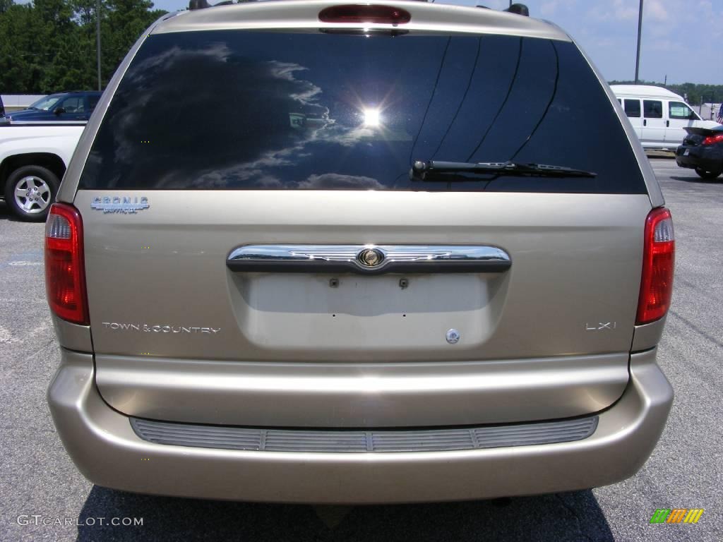 2003 Town & Country LXi - Light Almond Pearl / Taupe photo #7