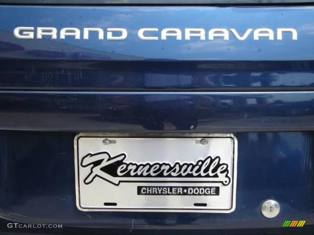 2002 Grand Caravan Sport - Patriot Blue Pearl / Taupe photo #31