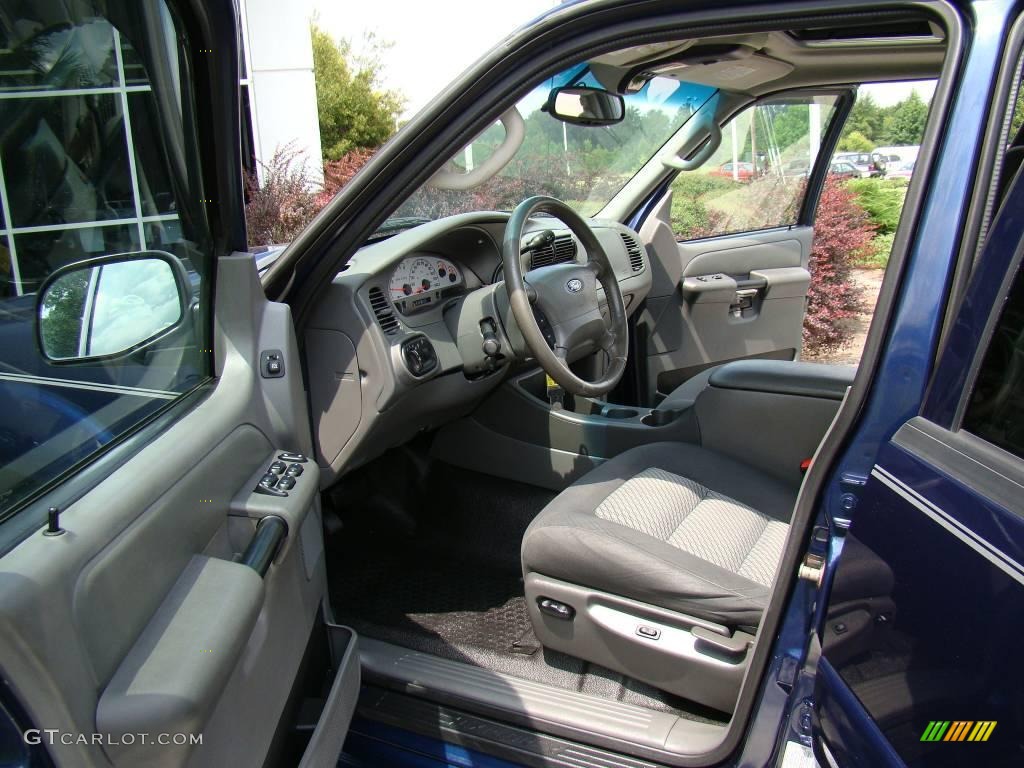 2004 Explorer Sport Trac XLT 4x4 - Dark Blue Pearl Metallic / Medium Dark Flint photo #10