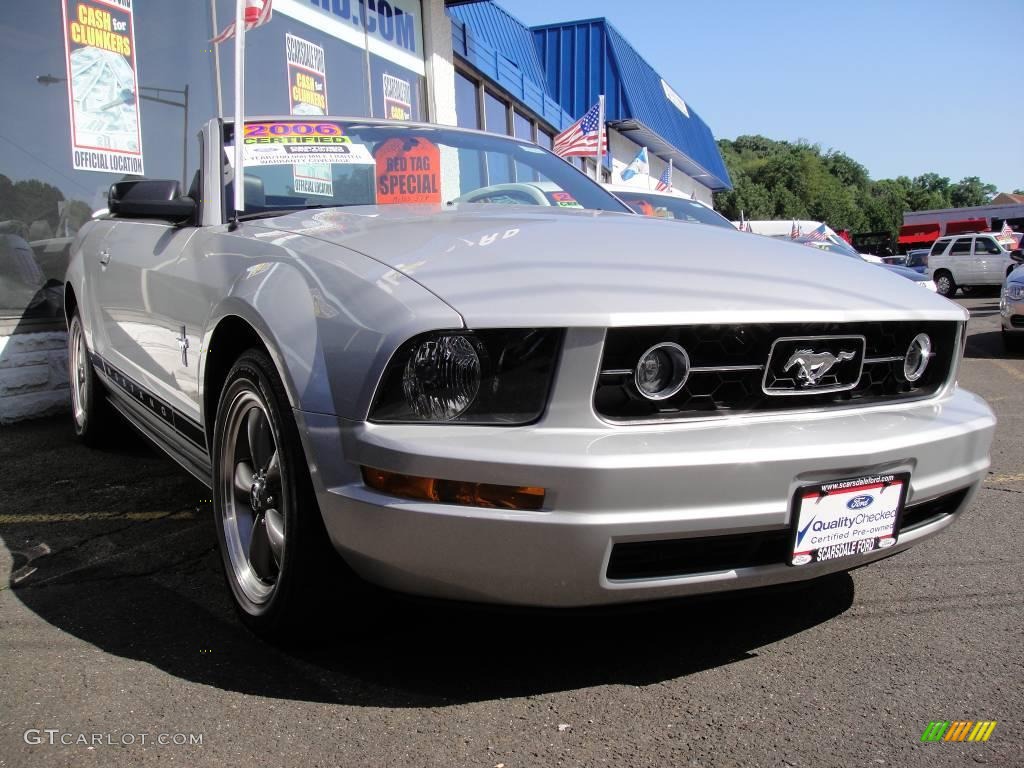 2006 Mustang V6 Premium Convertible - Satin Silver Metallic / Dark Charcoal photo #3