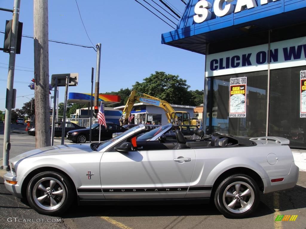 2006 Mustang V6 Premium Convertible - Satin Silver Metallic / Dark Charcoal photo #4