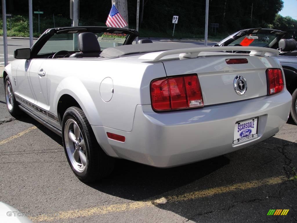 2006 Mustang V6 Premium Convertible - Satin Silver Metallic / Dark Charcoal photo #5