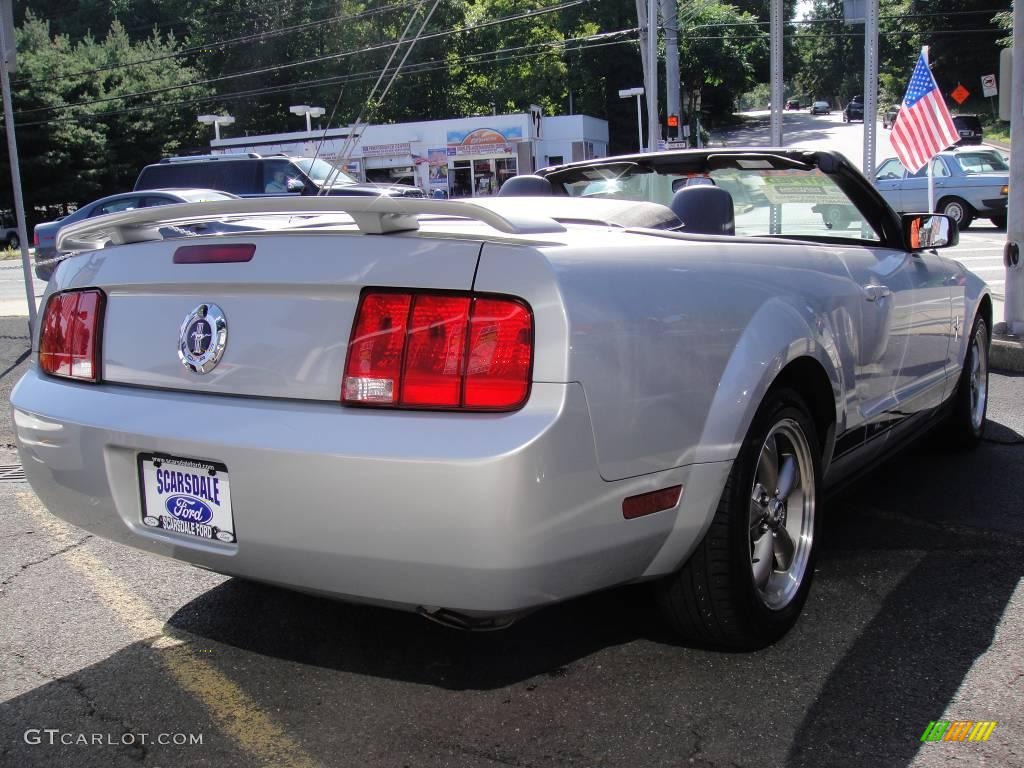 2006 Mustang V6 Premium Convertible - Satin Silver Metallic / Dark Charcoal photo #7