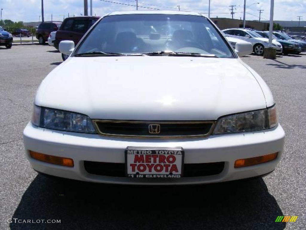 1997 Accord EX Coupe - Frost White / Ivory photo #8