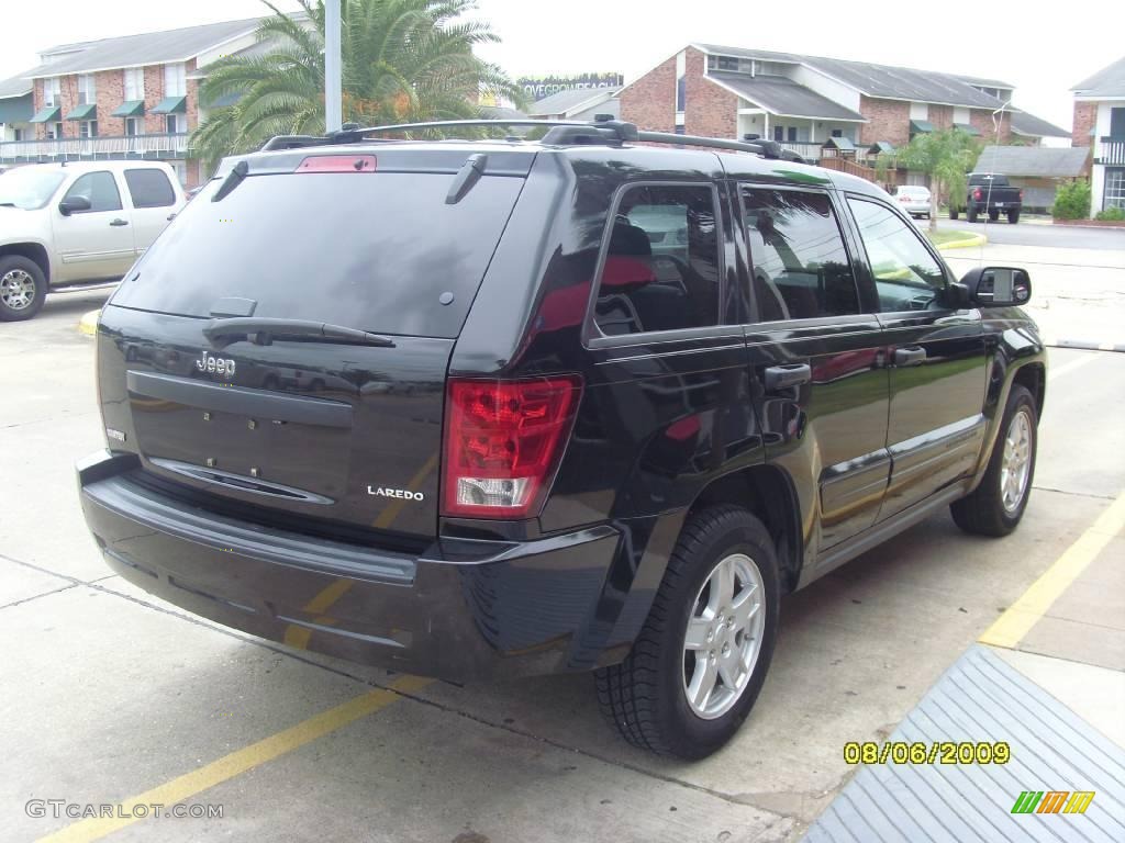 2005 Grand Cherokee Laredo - Brilliant Black Crystal Pearl / Khaki photo #5