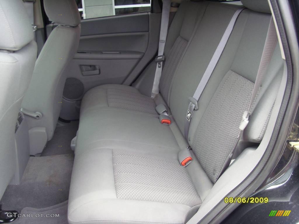 2005 Grand Cherokee Laredo - Brilliant Black Crystal Pearl / Khaki photo #12