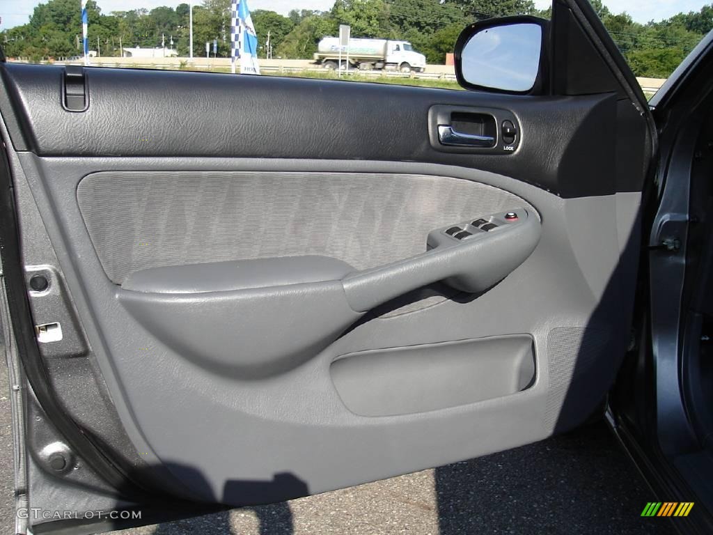 2004 Civic LX Sedan - Magnesium Metallic / Gray photo #19