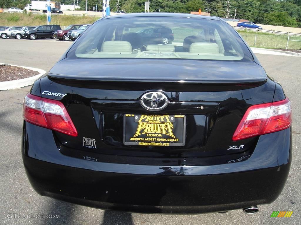 2007 Camry XLE - Black / Bisque photo #4
