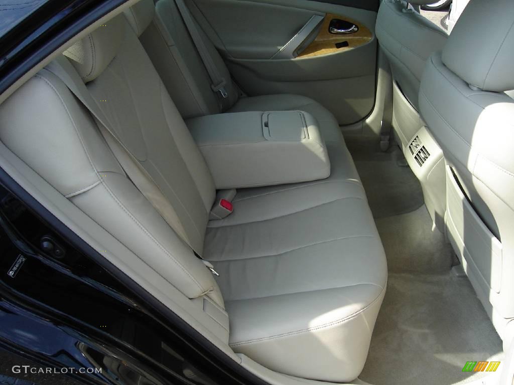 2007 Camry XLE - Black / Bisque photo #16