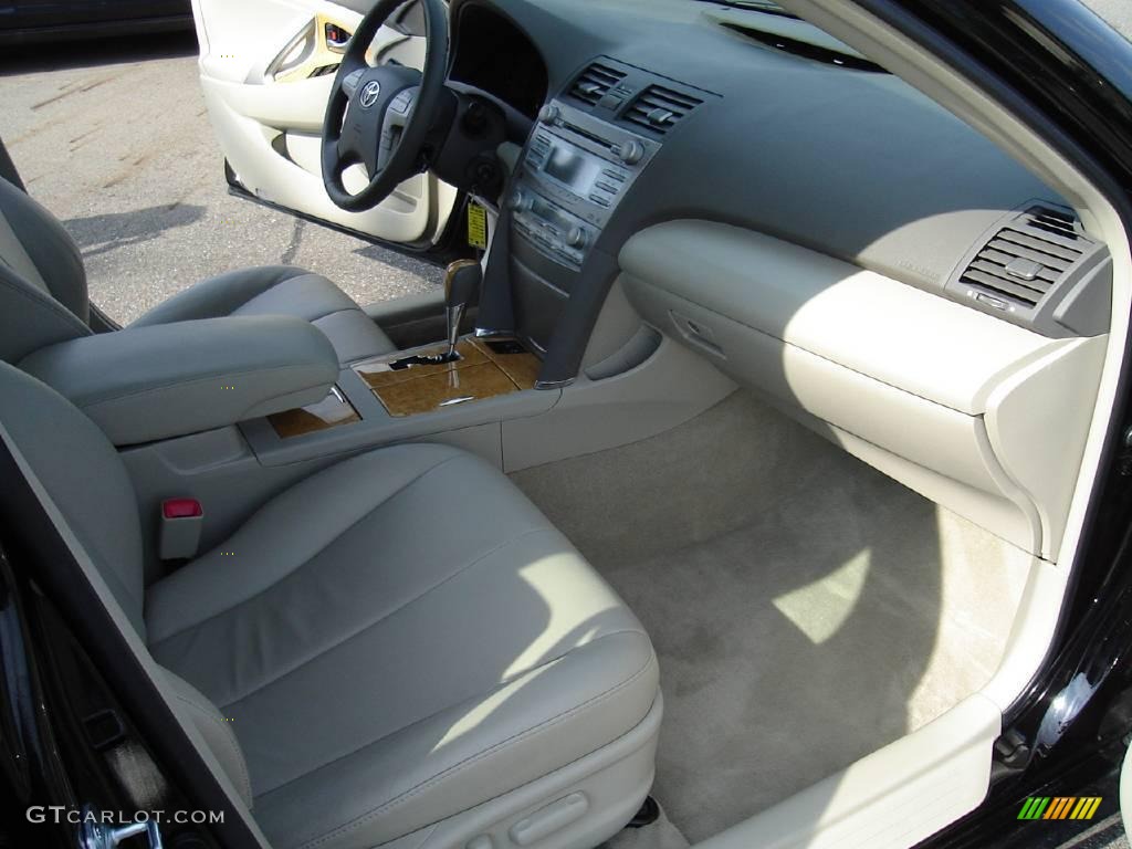 2007 Camry XLE - Black / Bisque photo #20