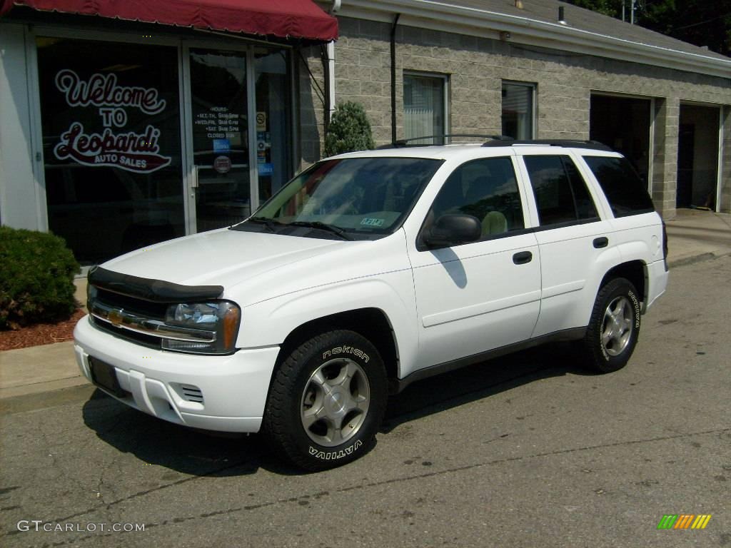 2007 TrailBlazer LS 4x4 - Summit White / Light Gray photo #1