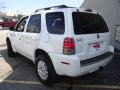 Oxford White - Mariner Luxury 4WD Photo No. 3