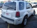 Oxford White - Mariner Luxury 4WD Photo No. 5