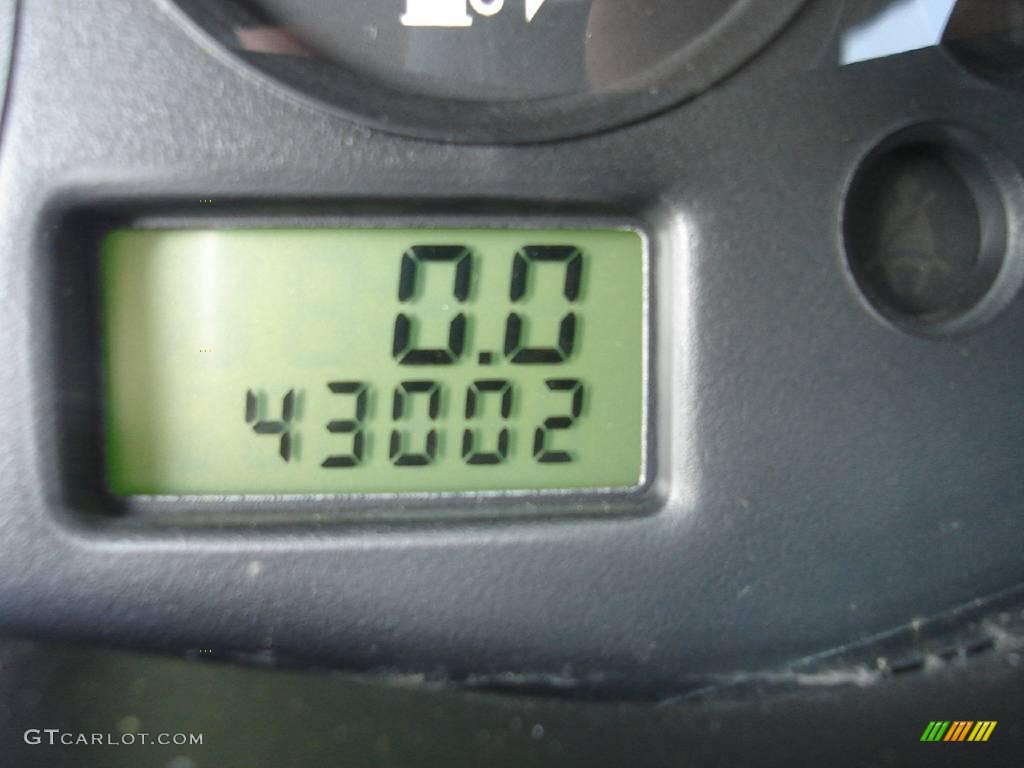 2006 Focus ZX4 SE Sedan - Dark Toreador Red Metallic / Dark Flint/Light Flint photo #25