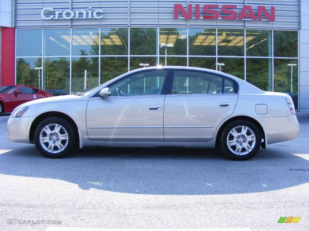 Sheer Silver Metallic Nissan Altima