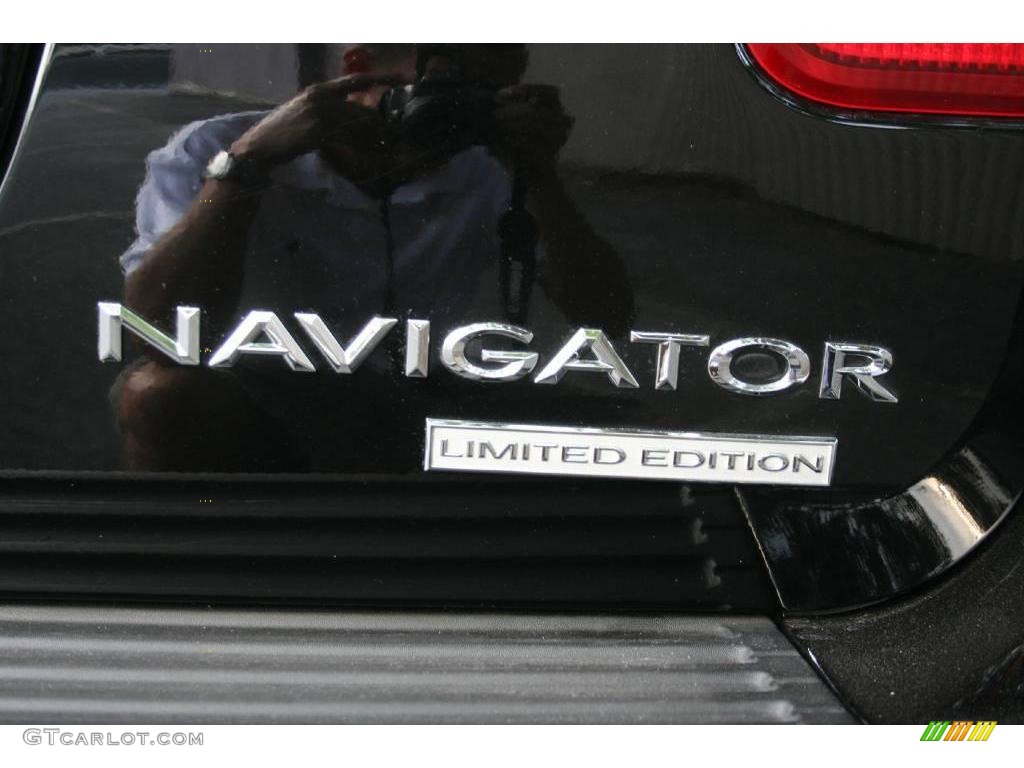 2006 Navigator Ultimate 4x4 - Black / Charcoal Black photo #6