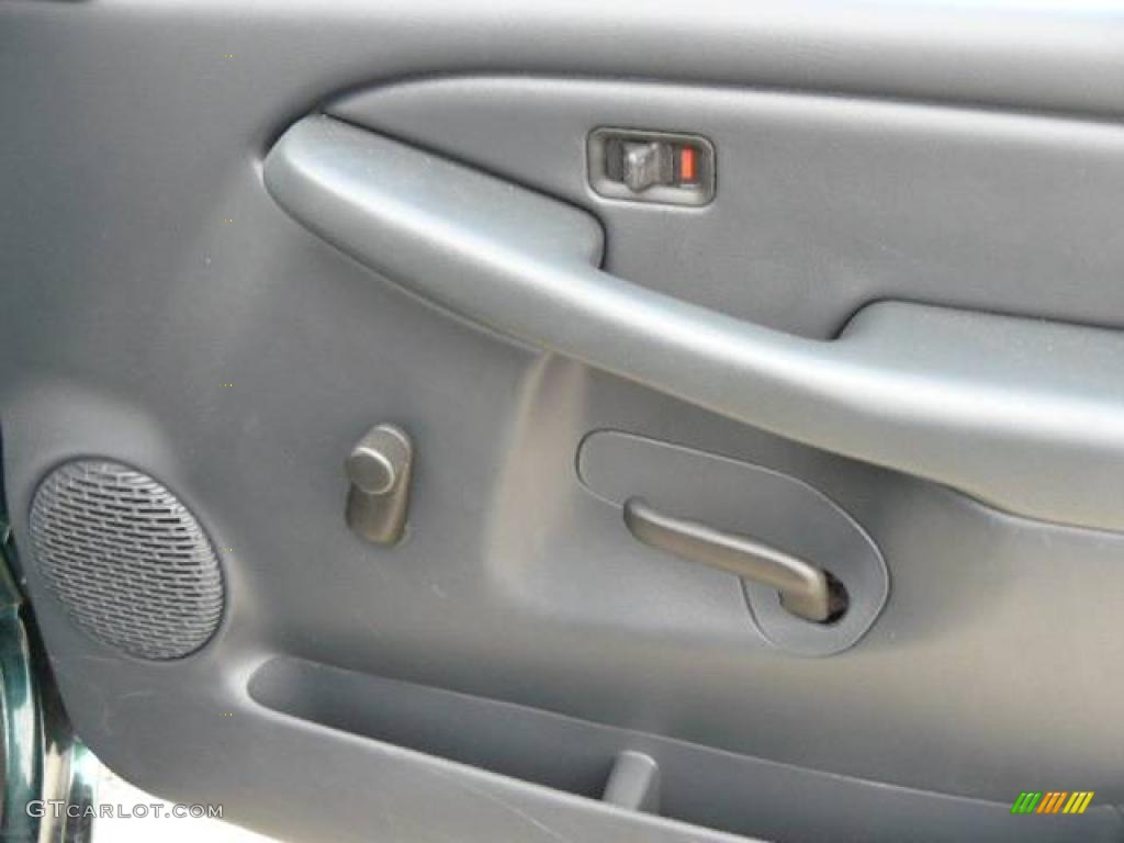 2002 Sierra 1500 SL Regular Cab - Polo Green Metallic / Graphite photo #18