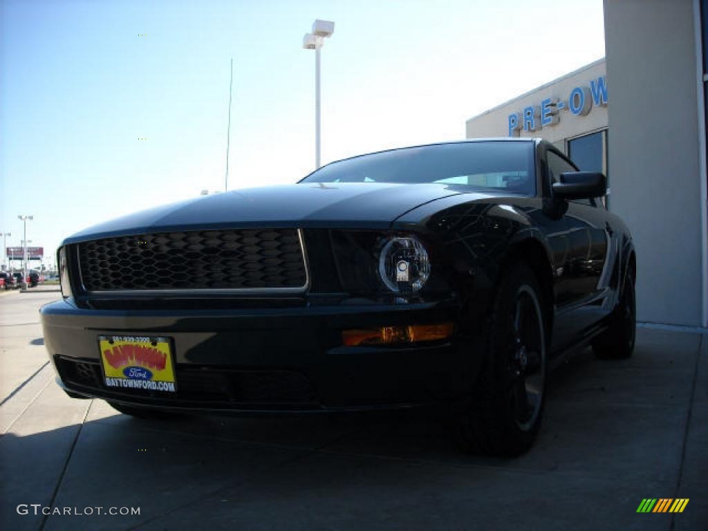 Dark Highland Green Metallic Ford Mustang