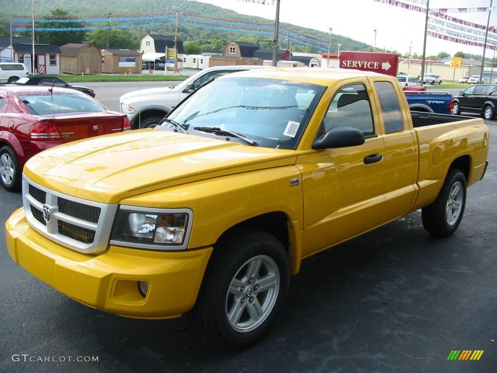 2009 Dakota Big Horn Extended Cab - Detonator Yellow / Dark Slate Gray/Medium Slate Gray photo #2