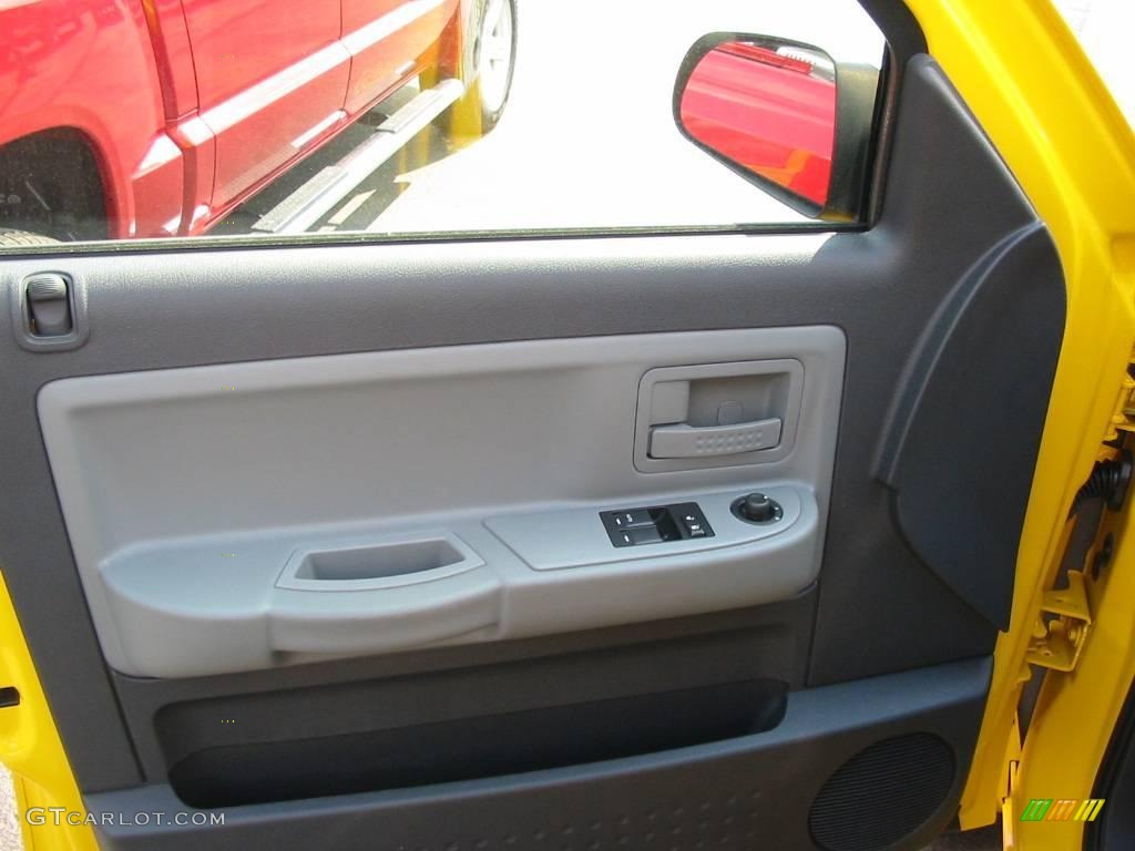 2009 Dakota Big Horn Extended Cab - Detonator Yellow / Dark Slate Gray/Medium Slate Gray photo #16