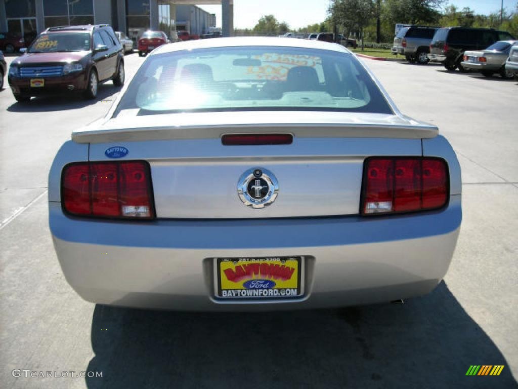 2009 Mustang V6 Coupe - Brilliant Silver Metallic / Light Graphite photo #3