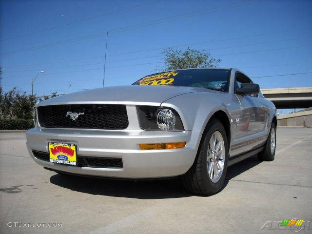 2009 Mustang V6 Coupe - Brilliant Silver Metallic / Light Graphite photo #5