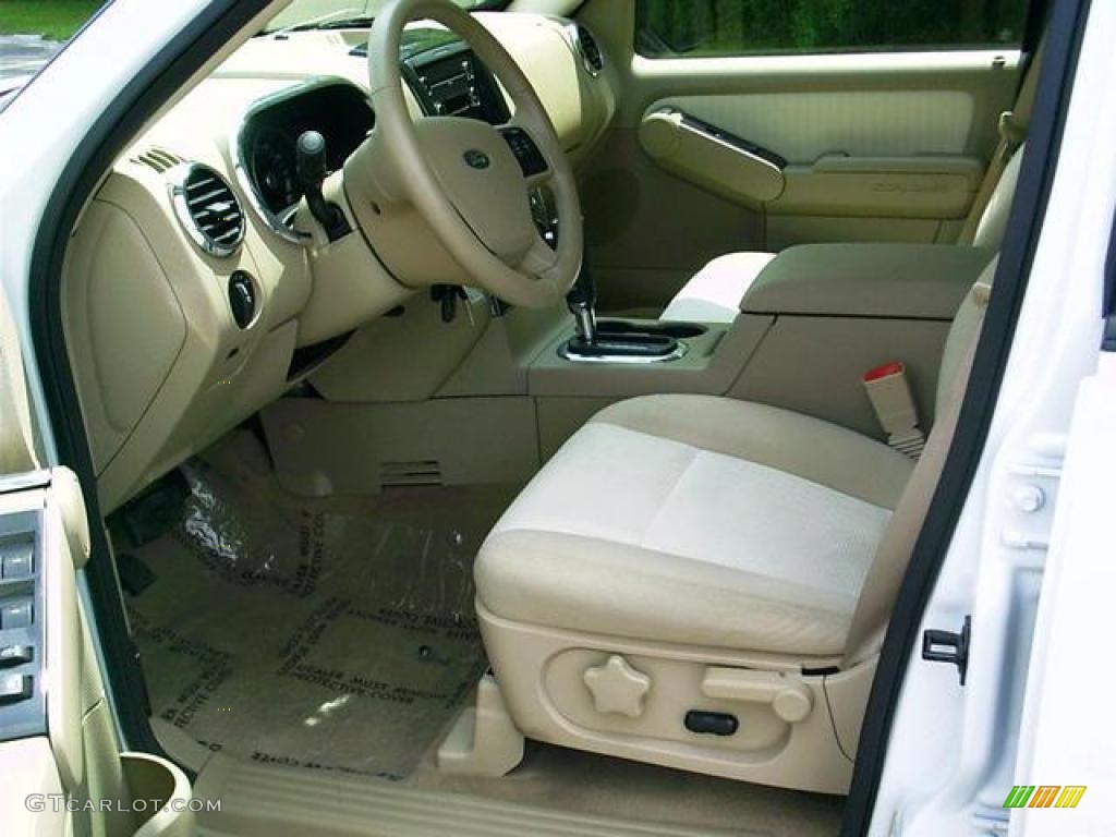 2009 Explorer XLT 4x4 - White Suede / Camel photo #4