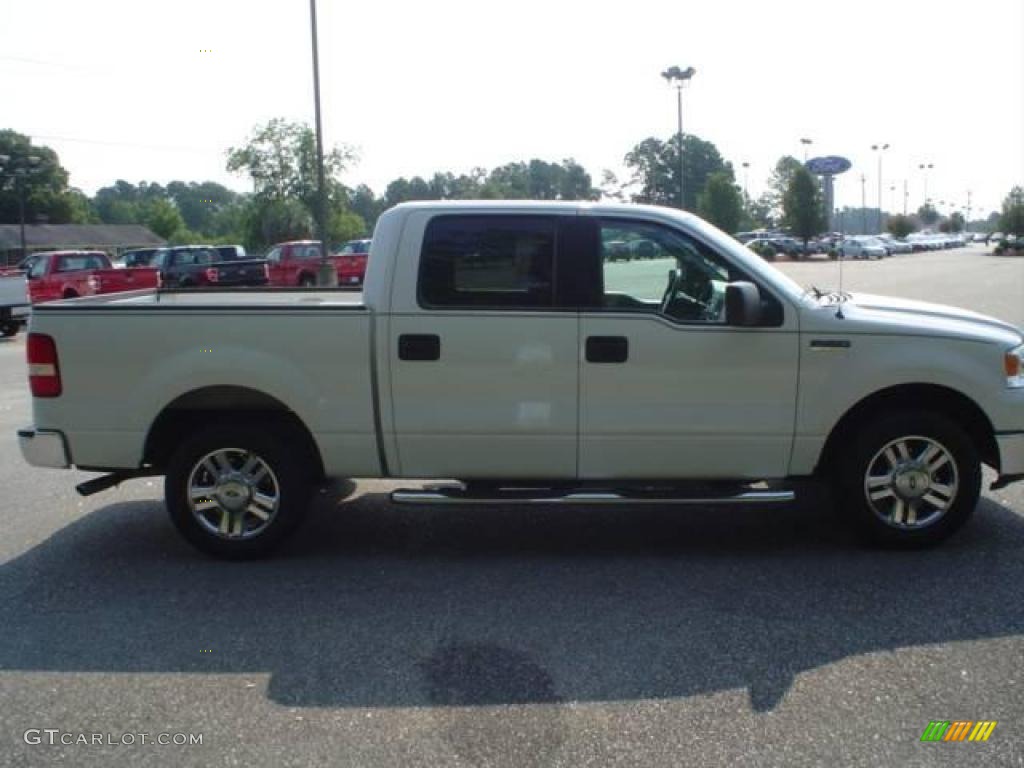 2006 F150 XLT SuperCrew - Oxford White / Medium/Dark Flint photo #4
