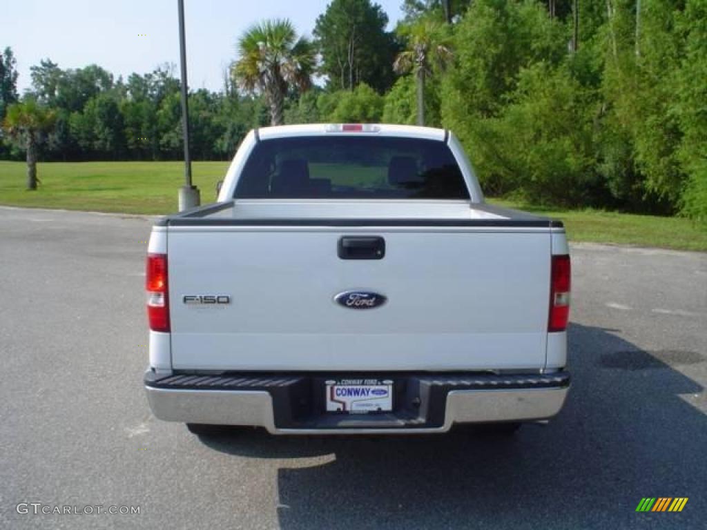 2006 F150 XLT SuperCrew - Oxford White / Medium/Dark Flint photo #6
