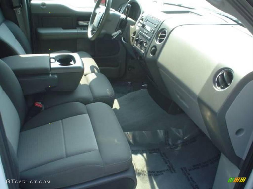 2006 F150 XLT SuperCrew - Oxford White / Medium/Dark Flint photo #16