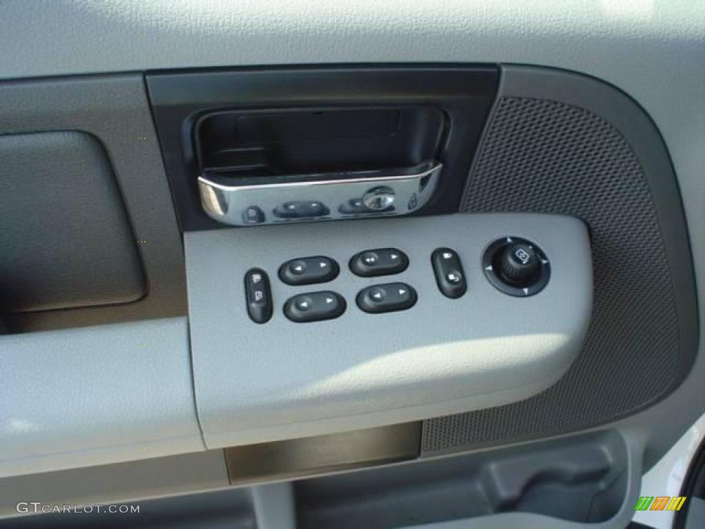 2006 F150 XLT SuperCrew - Oxford White / Medium/Dark Flint photo #20