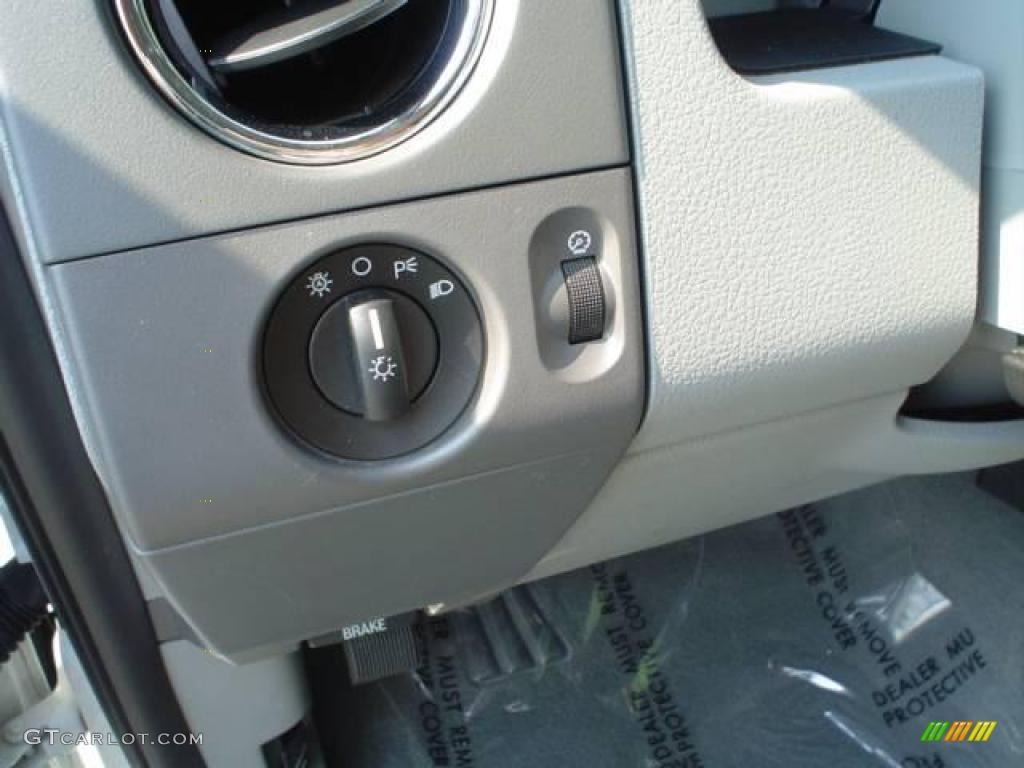 2006 F150 XLT SuperCrew - Oxford White / Medium/Dark Flint photo #21