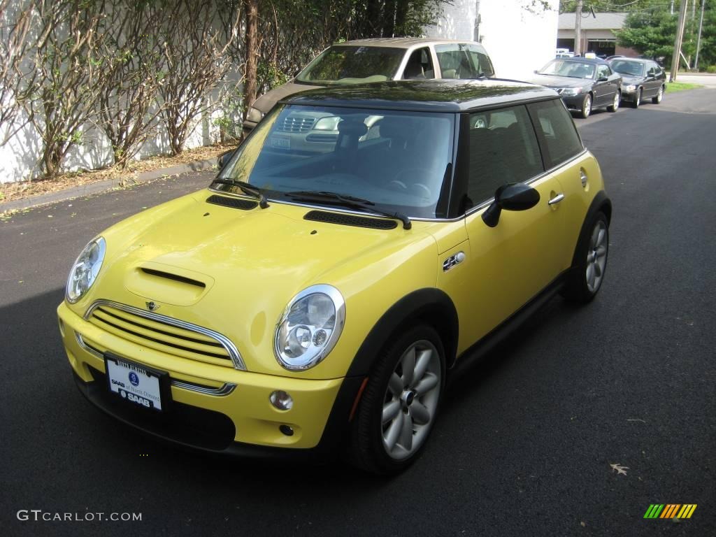 2003 Cooper S Hardtop - Liquid Yellow / Panther Black photo #2