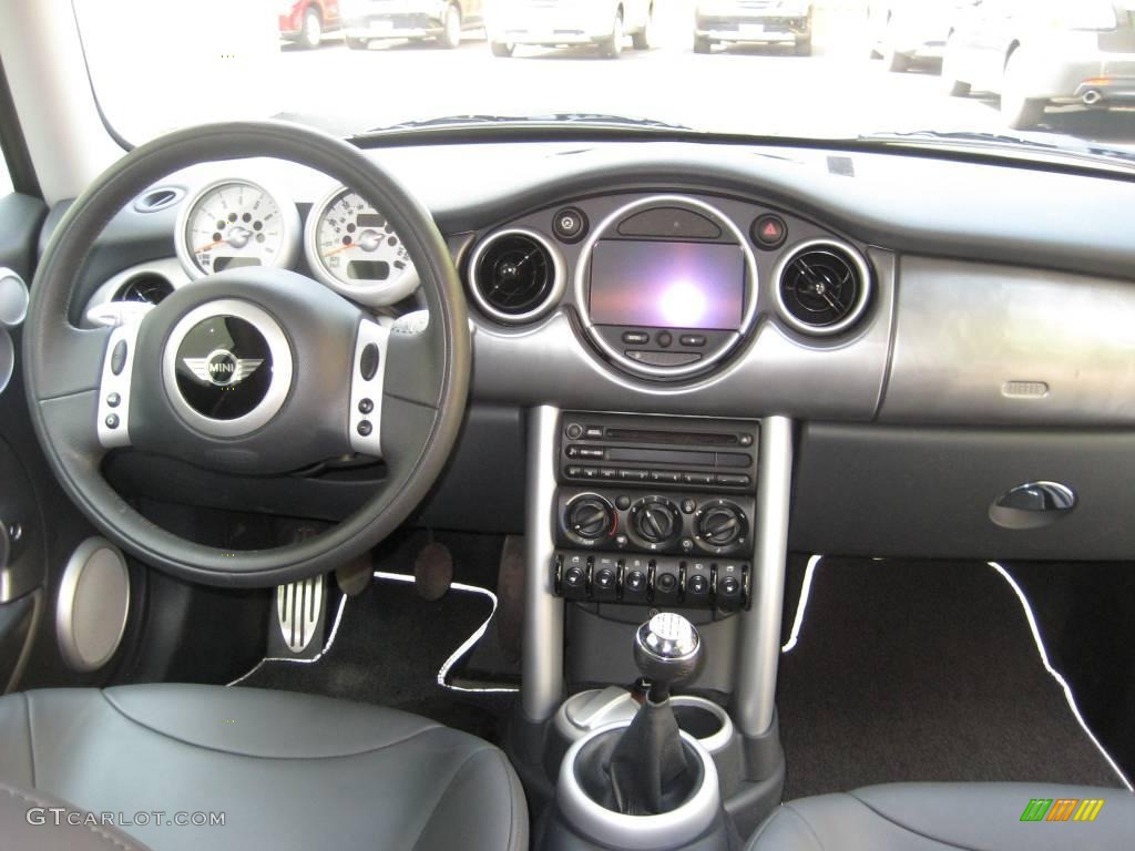 2003 Cooper S Hardtop - Liquid Yellow / Panther Black photo #14