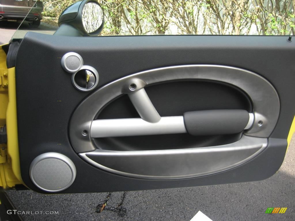 2003 Cooper S Hardtop - Liquid Yellow / Panther Black photo #22
