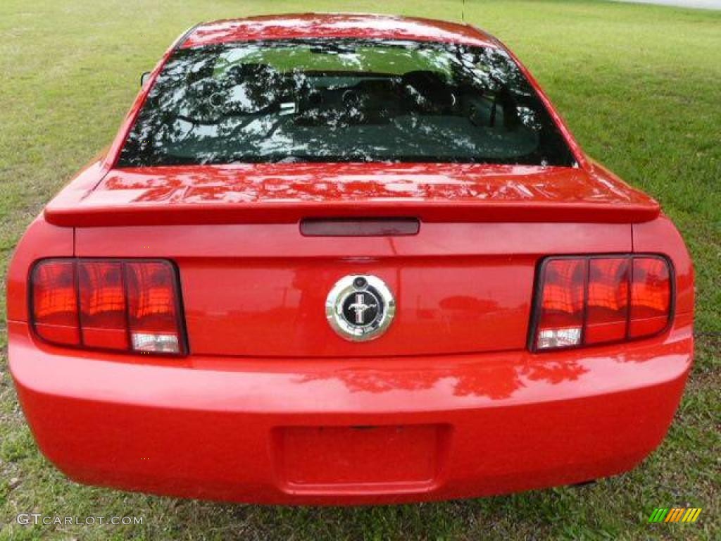 2007 Mustang V6 Deluxe Coupe - Torch Red / Light Graphite photo #5
