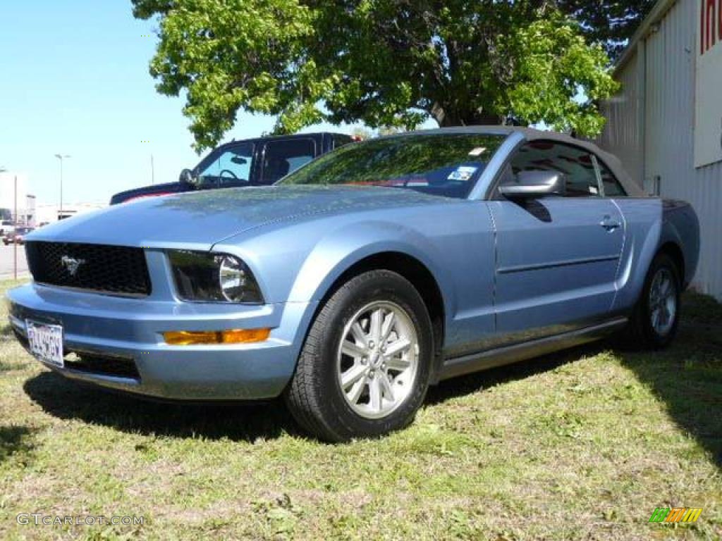2007 Mustang V6 Deluxe Convertible - Windveil Blue Metallic / Dark Charcoal photo #3