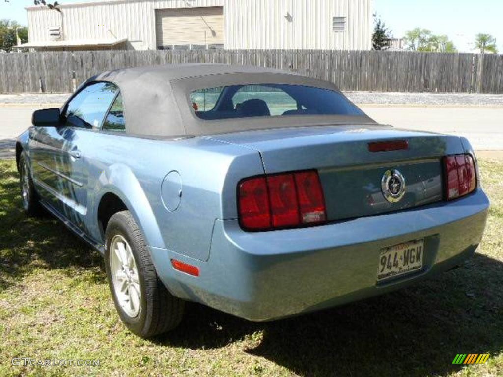 2007 Mustang V6 Deluxe Convertible - Windveil Blue Metallic / Dark Charcoal photo #4