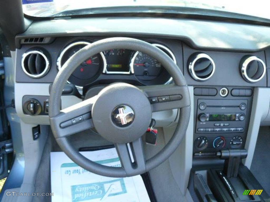 2007 Mustang V6 Deluxe Convertible - Windveil Blue Metallic / Dark Charcoal photo #12
