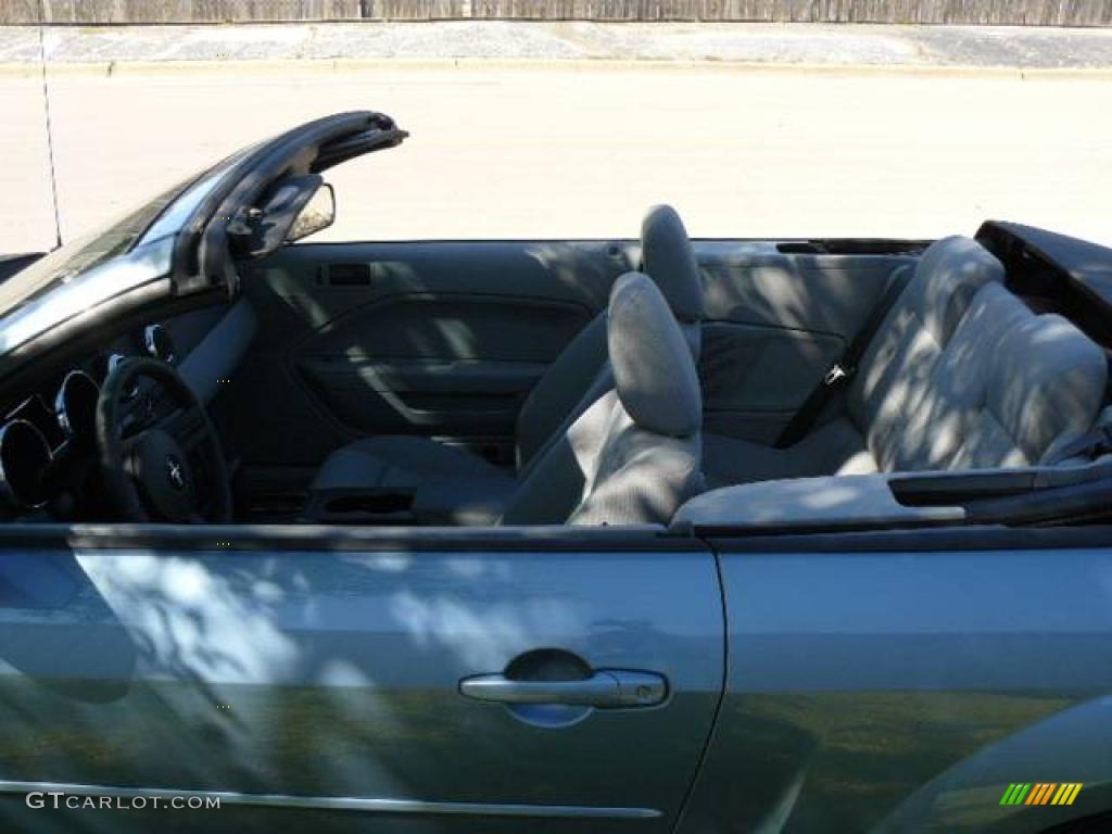 2007 Mustang V6 Deluxe Convertible - Windveil Blue Metallic / Dark Charcoal photo #21