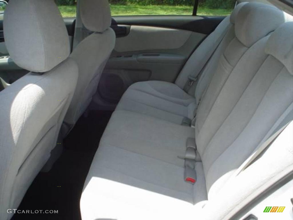 2007 Optima LX - Clear White / Gray photo #19