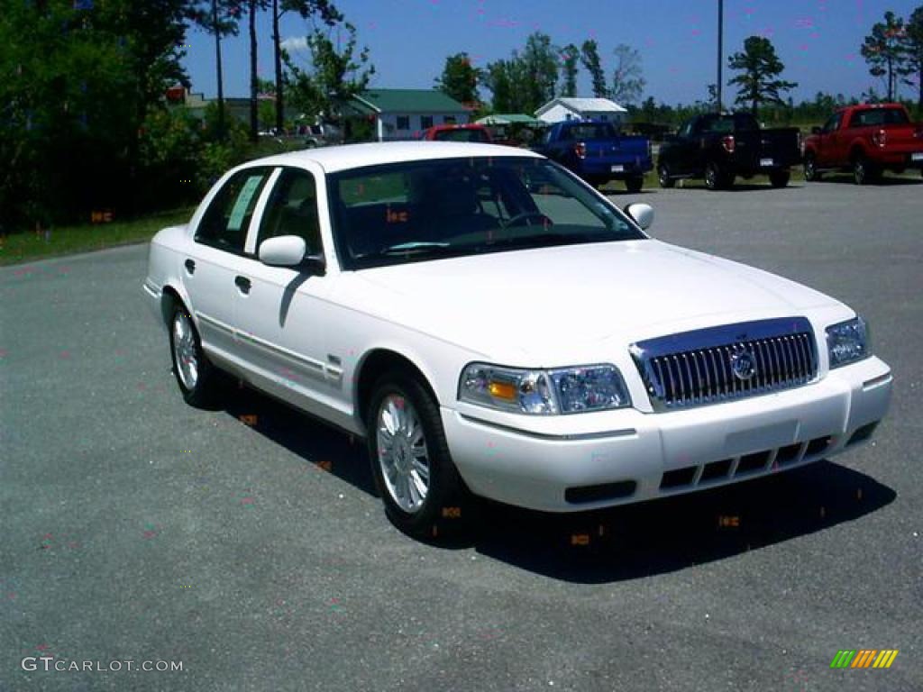 2009 Grand Marquis LS Ultimate Edition - Vibrant White / Medium Light Stone photo #1