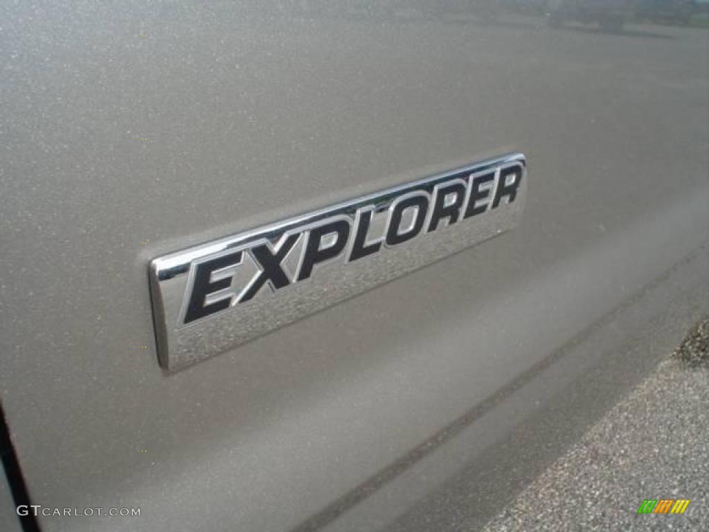 2008 Explorer XLT - Vapor Silver Metallic / Camel photo #13