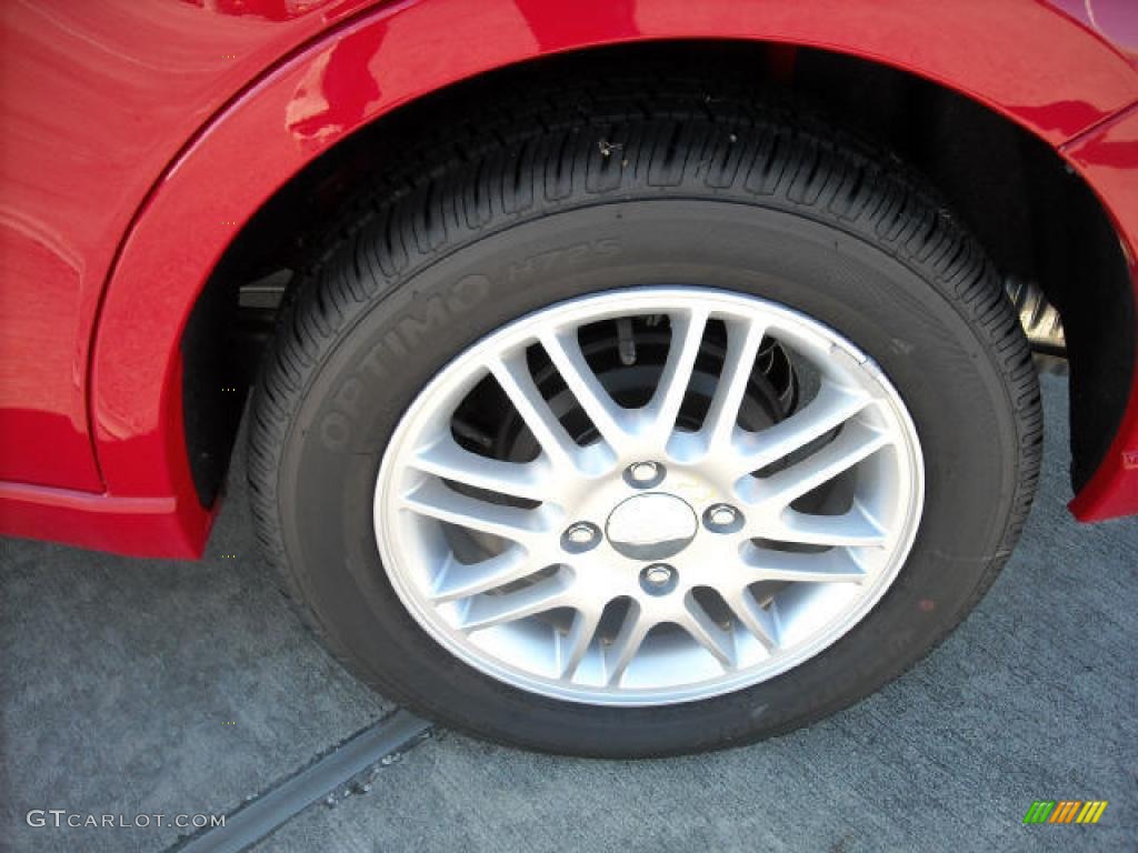 2008 Focus SE Sedan - Vermillion Red / Medium Stone photo #2