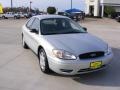 2006 Silver Frost Metallic Ford Taurus SE  photo #4