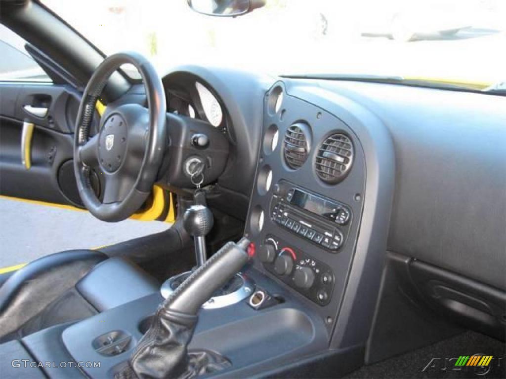2005 Viper SRT-10 - Viper Race Yellow / Black photo #10